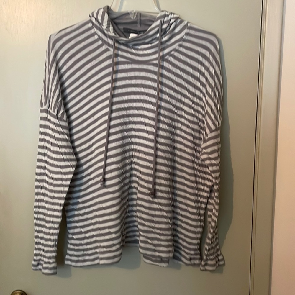 Elemennte Clemente size Large top